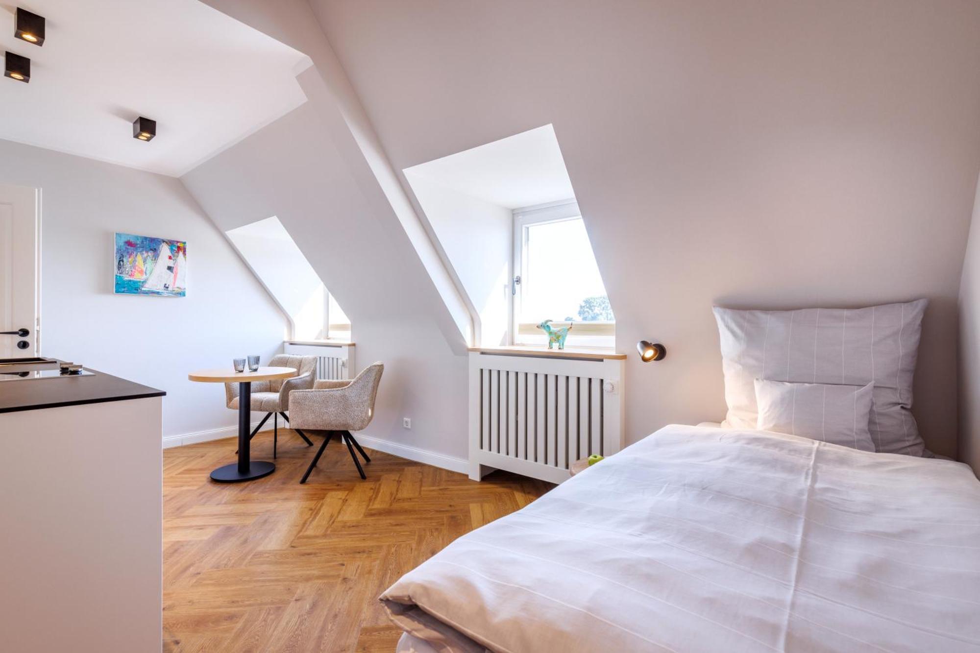 Hotel Logierhaus Rheintoreins Rees